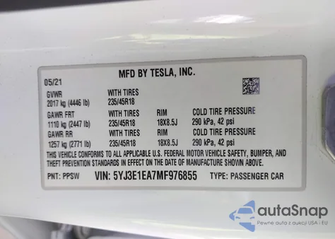 2021 Tesla Model 3 Standard Range Plus Rear-Wheel Drive z USA, uszkodzony, nr VIN 5YJ3E1EA7MF976855